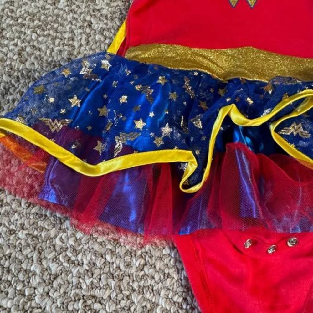 DC Wonder Woman Baby Girl Costume Tutu Bodysuit Cape Headband 3-6 Months - Picture 4 of 6